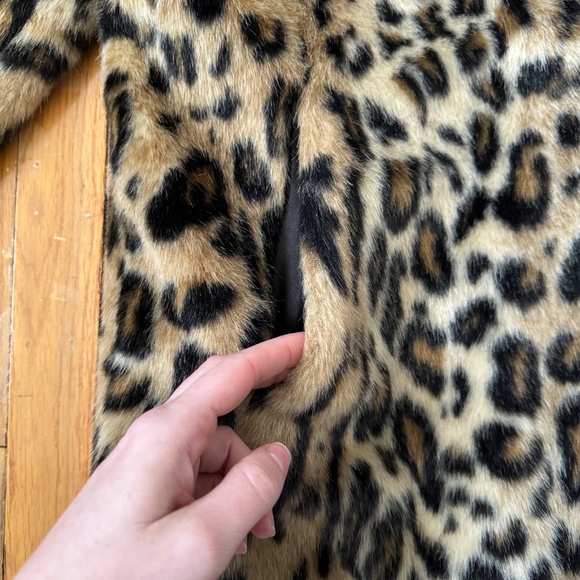 NWOT ASOS Leopard Animal Print Faux Fur Short Notched Collar Coat US 6 Small - Picture 5 of 12